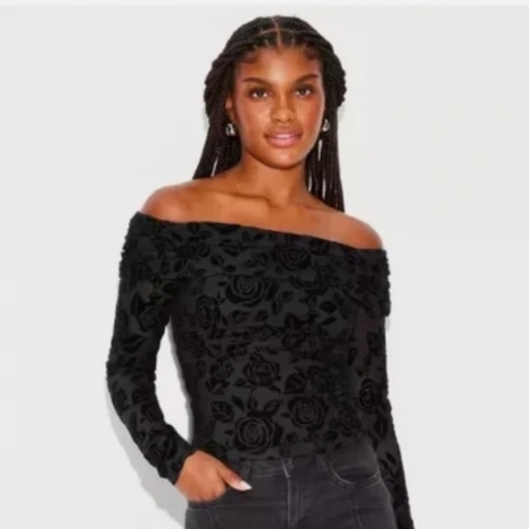 Wild Fable Women's Off-the-Shoulder Top, Long-Sleeved Size Medium New - Picture 2 of 3